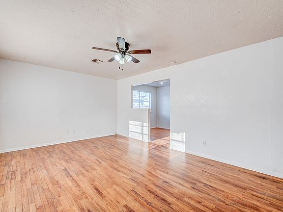 3rd image of 207 S 7th St