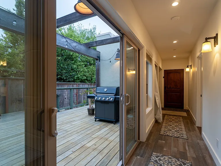 610 Forest Ave — Photo 50