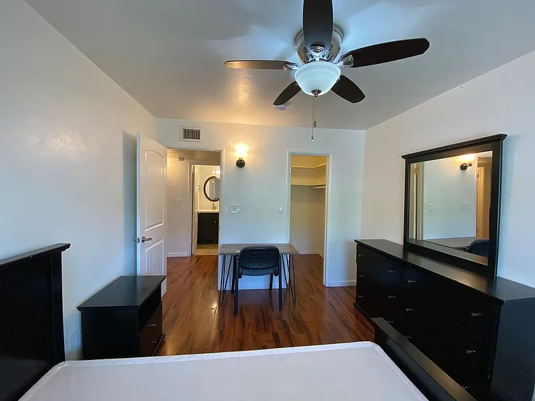 1 and 2 Bedrooms Great Location with Community Pool and Onsite Laundry! 1/2 of Mile from U of A — Photo 36