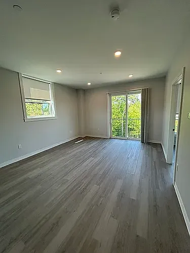 Residences at Sharon Gallery — Photo 102