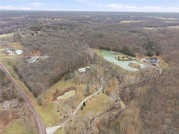 3rd image of 70 E High Point Ln