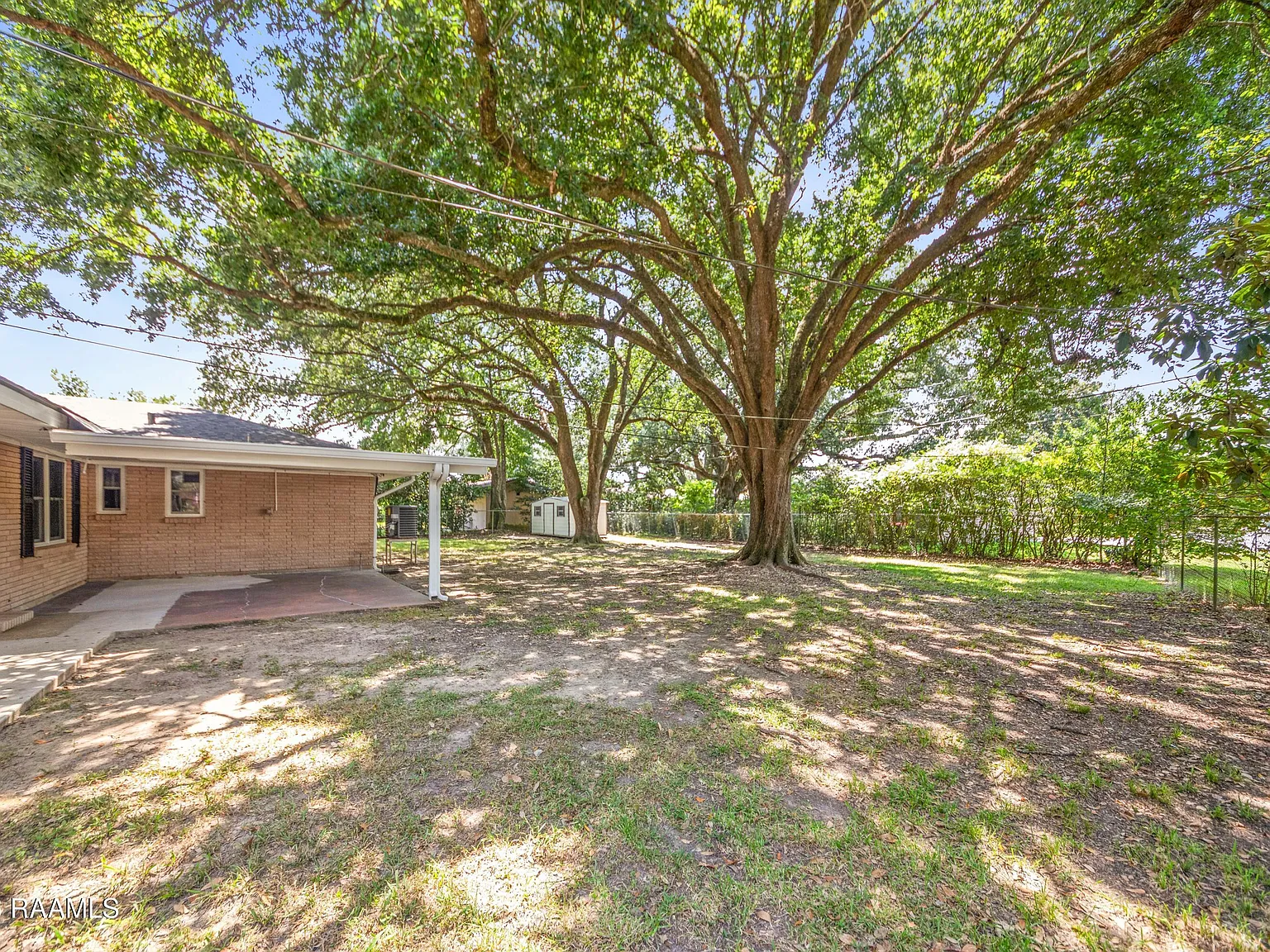 4 bed, 2.0 bath, 2100 sqft, $2,100 — Photo 4