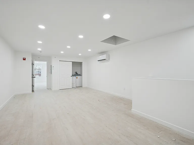 51 Farson St #4 — Photo 4