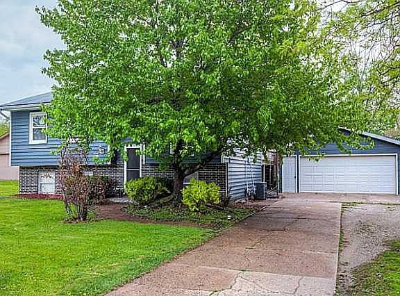 2nd image of 6685 NW 54th Ct