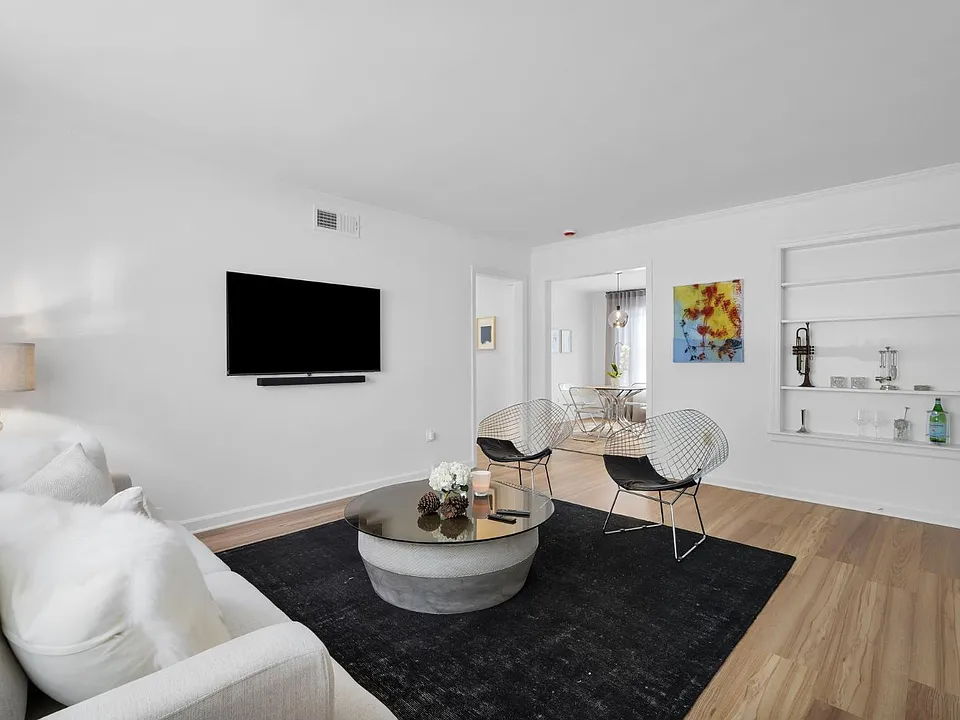 29 E 67th St #1