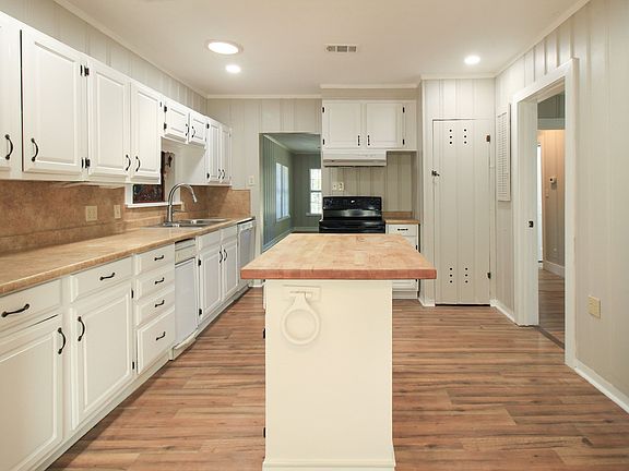 5th image of 2920 Major St