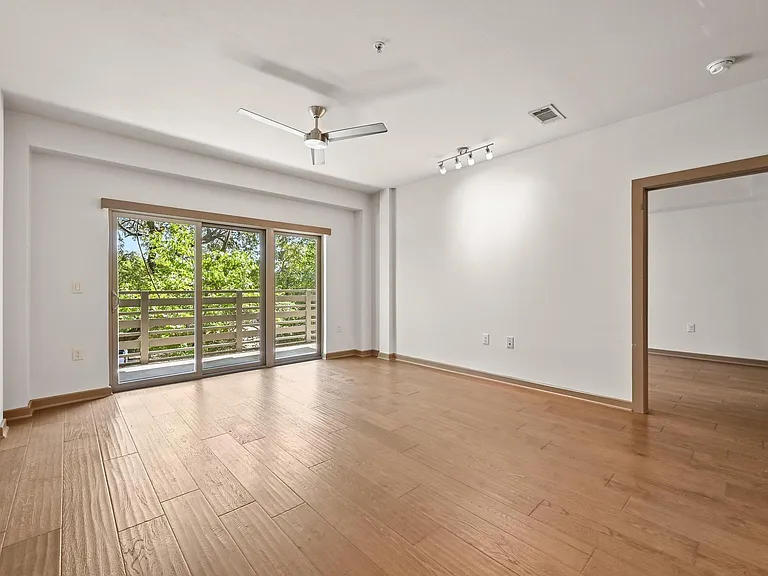 3600 S Lamar Blvd #213 — Photo 8