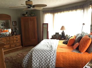 907 7th St NE, North Canton, OH 44720