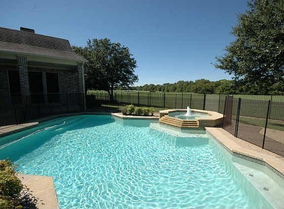 5th image of 803 Glen Rose Dr