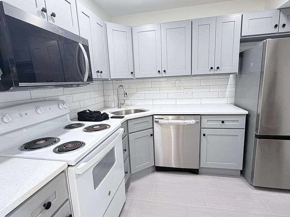 1st image of 500 Washington St APT 207