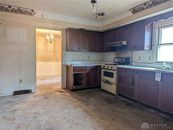 5th image of 10 Willis Ct