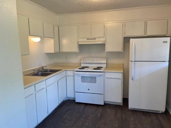 401 E McReynolds St #9