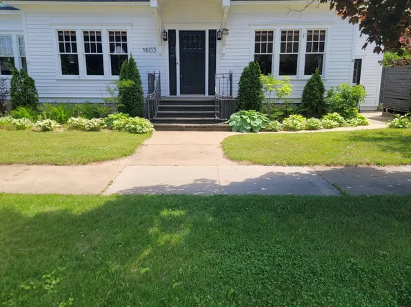 1603 1st Ave S #2, Escanaba, MI 49829