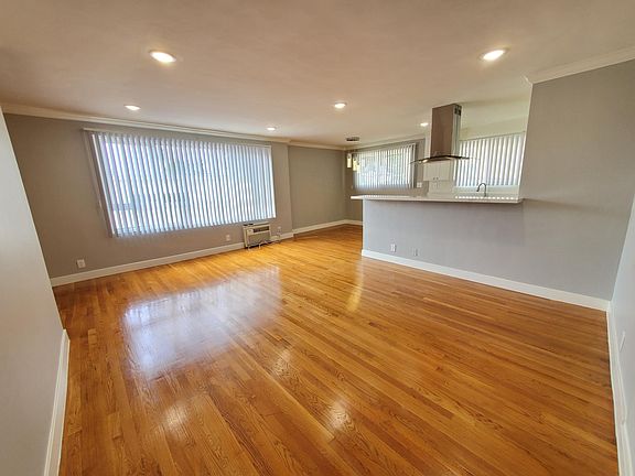 2nd image of 1019 N Hayworth Ave