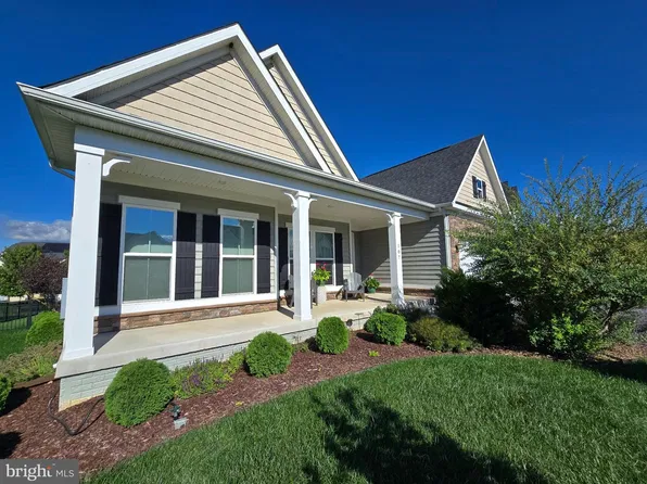 107 Ironweed Dr, Lake Frederick, VA 22630