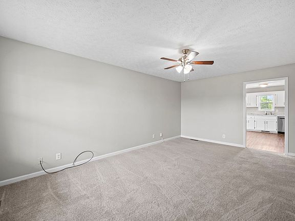 5th image of 202 Jenna Ave