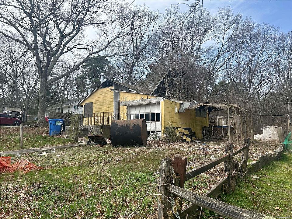 1st image of 16 Wildwood Trail