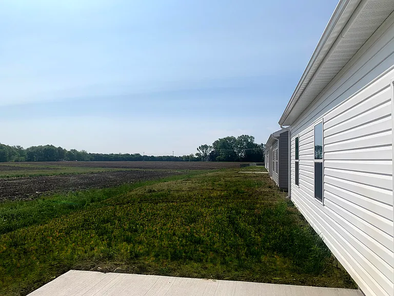 Avalon Bluffs — Photo 40