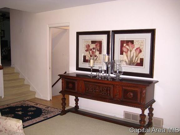 3rd image of 933 Westview Dr