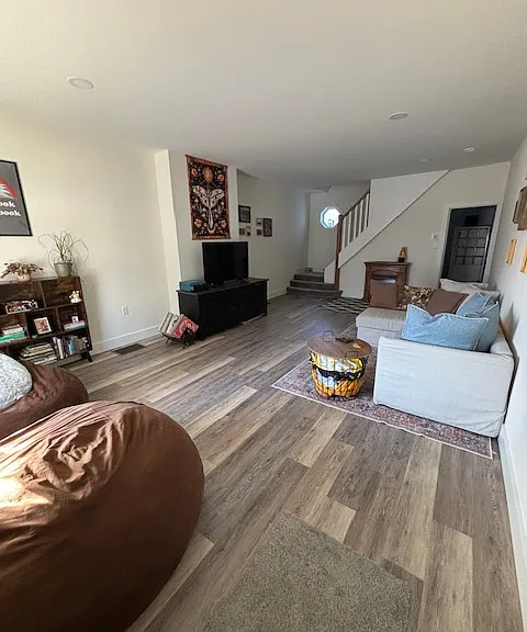 105 E Main St — Photo 4