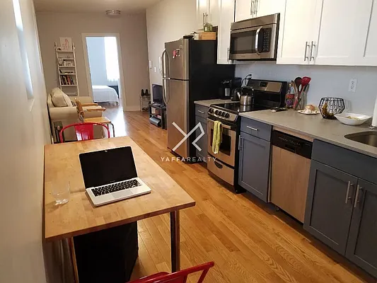 Rented by Yaffa Realty LLC | media 10