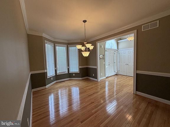 4th image of 162 Brookwood Dr