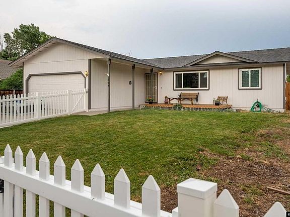 3rd image of 1394 Bumblebee Dr