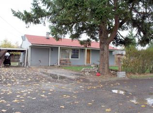 1720 Meadows Ln, Medford, OR 97501