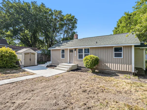 1002 W Forest Ave, Muskegon, MI 49441