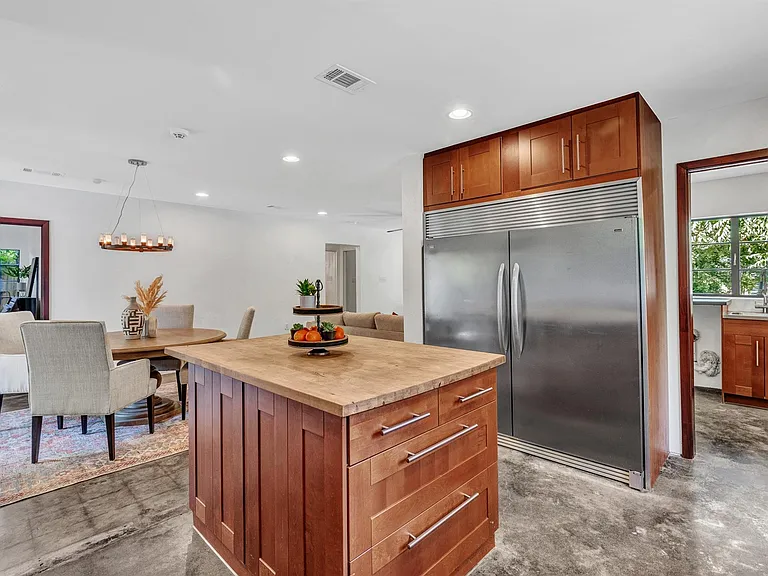 1208 Fairwood Rd — Photo 11