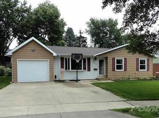 2236 Graham Cir, Dubuque, IA 52002