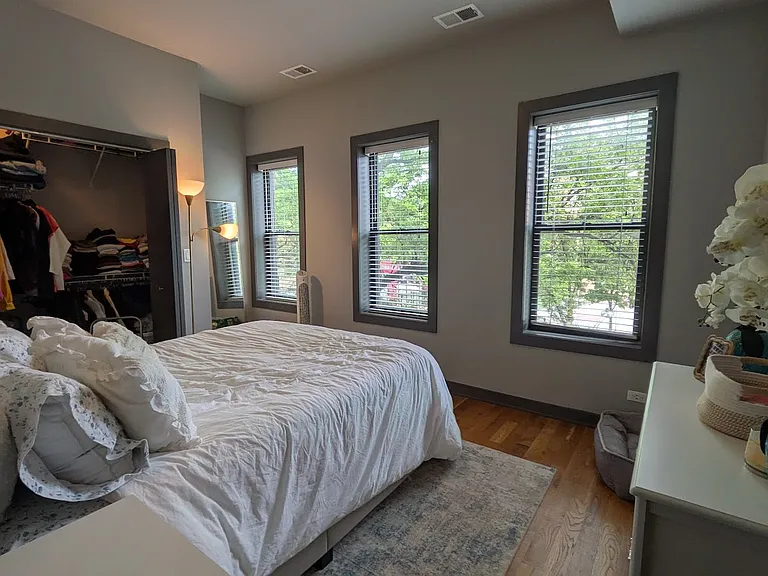 2852 N Seminary Ave #2 — Photo 6