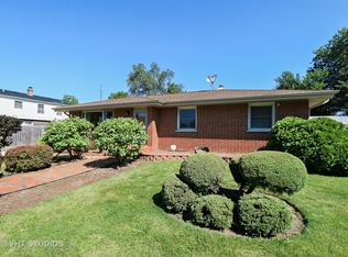 2732 W Grove Ave, Waukegan, IL 60085