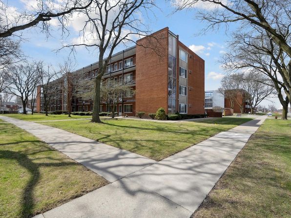 2925 W 13 Mile Rd APT 207, Royal Oak, MI 48073