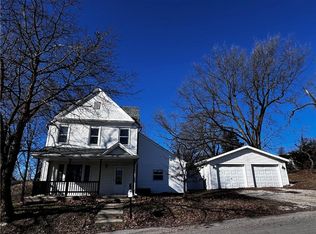 701 N 13th St, Atchison, KS 66002