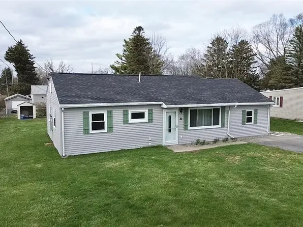 39 Elmhurst Cir, Auburn, NY 13021