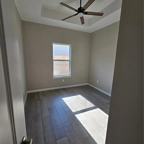 5700 Swallow Ave #4 — Photo 21