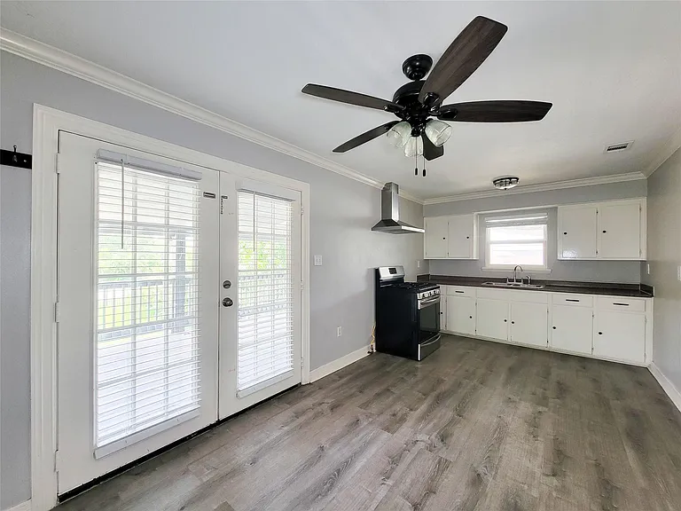 2513 Kowis St #B — Photo 4