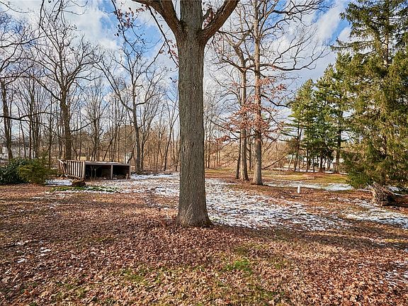 4th image of 331 Winfield Rd