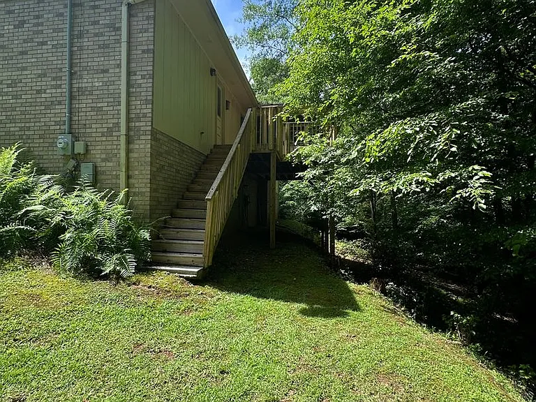 375 Segrest Cir — Photo 33