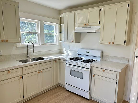 5th image of 1765 Clinton St