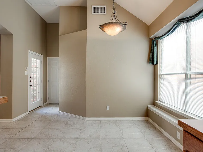 2221 Briary Trace Ct — Photo 7