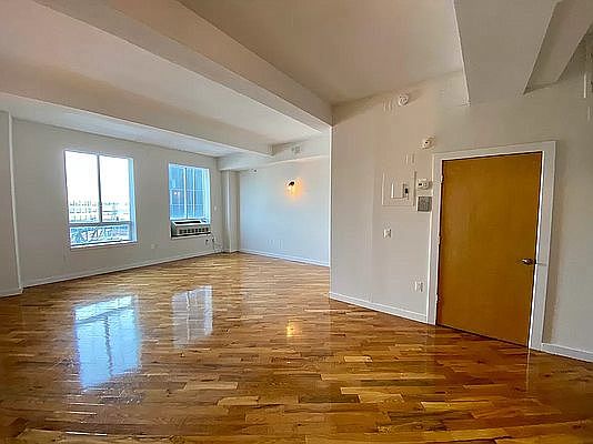 1st image of 29-28 41st Ave #501