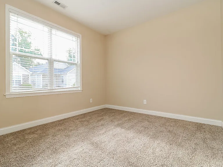 84 Denby Cir — Photo 13