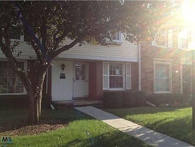 1st image of 1043 Woodbridge St
