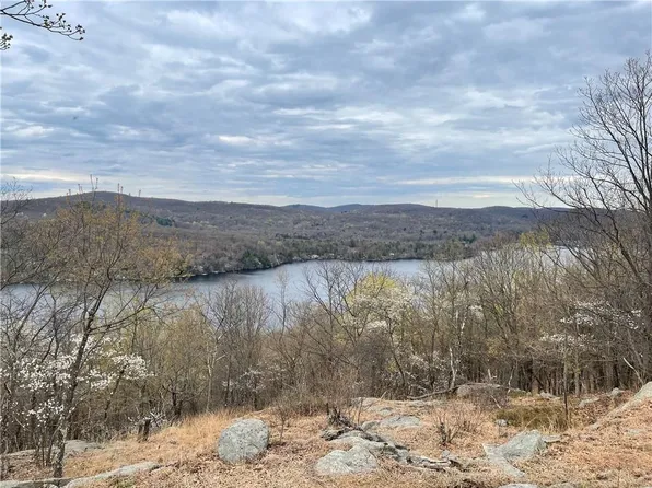 5 N. Shore, Putnam Valley, NY 10579