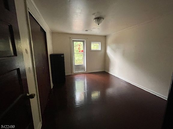 4th image of 60 Vail Rd