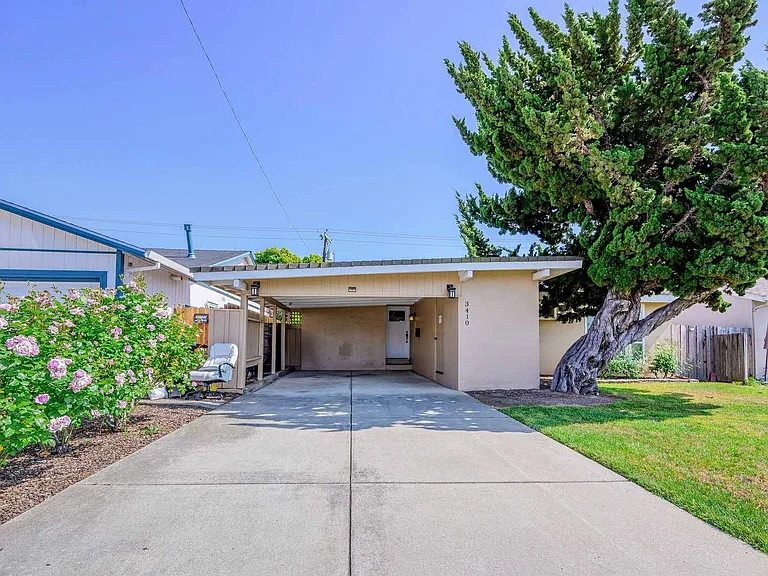3410 Pepper Tree Ln — Photo 46