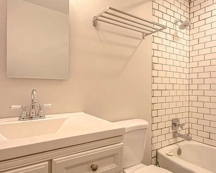 1601 Esther St #1601 — Photo 9
