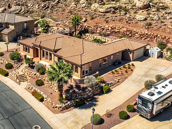 3rd image of 2317 E Greystone Dr